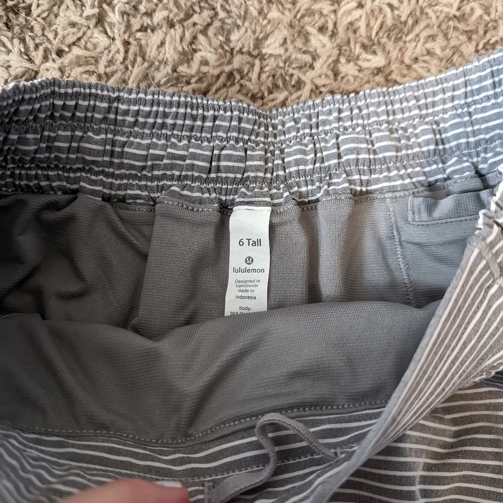 RARE Hotty Hot Hype Stripe Raceway Gray White/Raceway Gray Shorts 4" - Picture 3 of 4